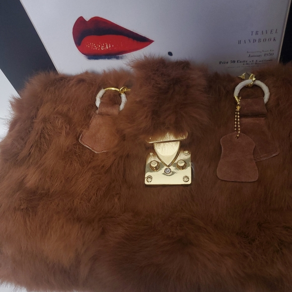 Fall in Love Fox Fur Handbag - Picture 3 of 10